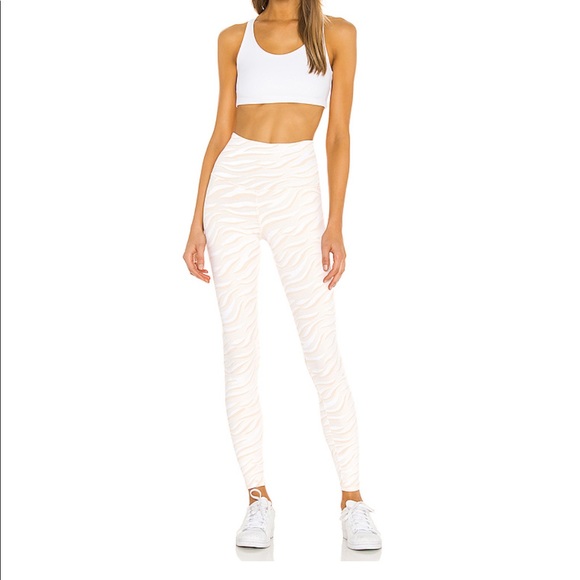 Strut This Set - Sand Dollar - Picture 1 of 6